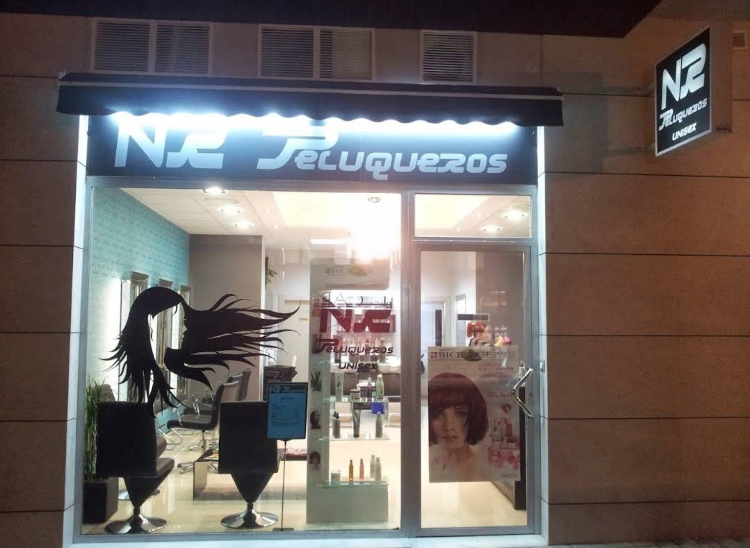 Fachada de NR Peluqueros